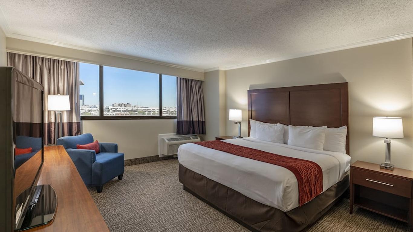 Comfort Inn & Suites At Copeland Tower