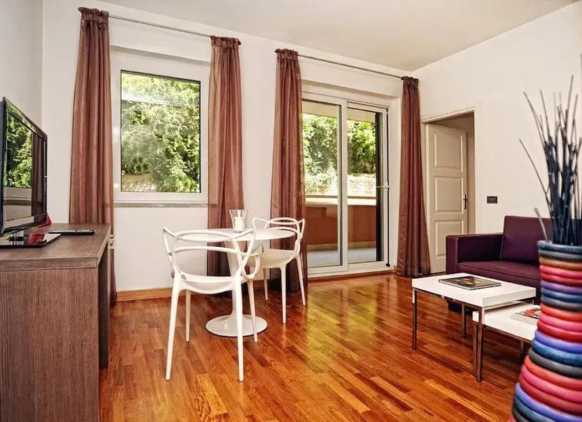 Ruokailuhuone Valokuva