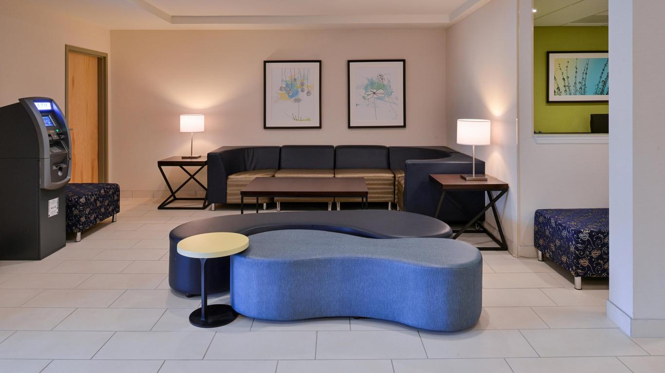 Holiday Inn Express and Suites West Ocean City, an IHG Hotel