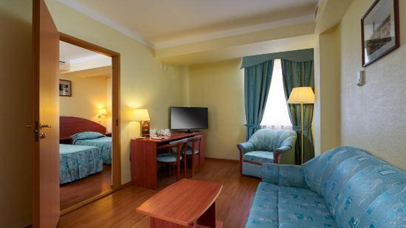 Hotel Dostoevsky-New