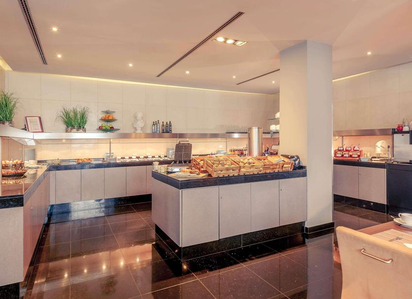 Ruokailuhuone Valokuva