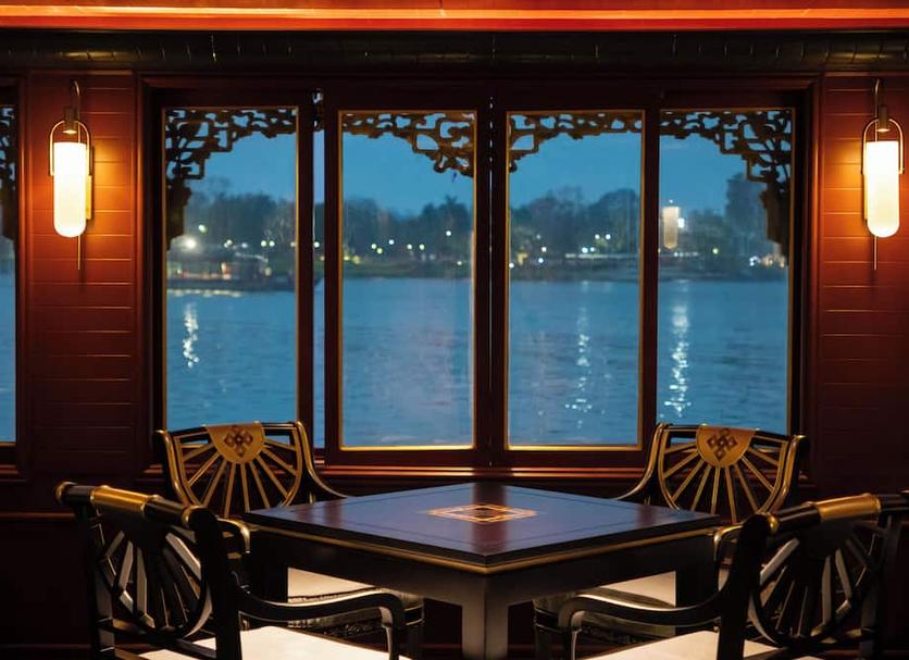 Ruokailuhuone Valokuva