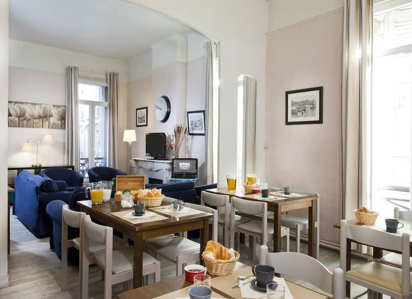 Ruokailuhuone Valokuva