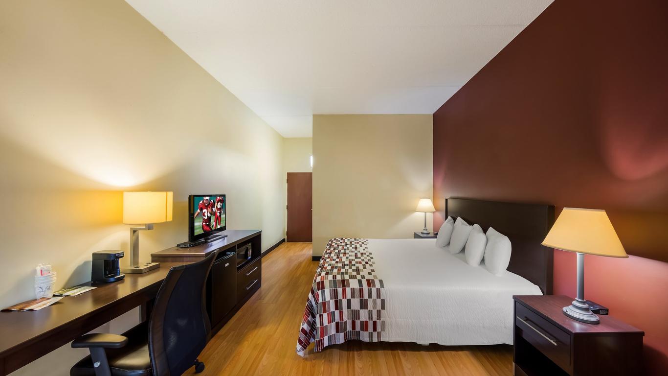 Red Roof Inn Hendersonville