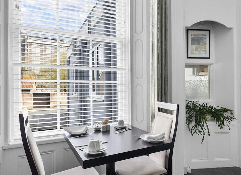 Ruokailuhuone Valokuva