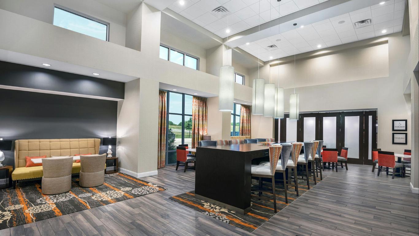 Hampton Inn & Suites San Antonio Brooks City Base
