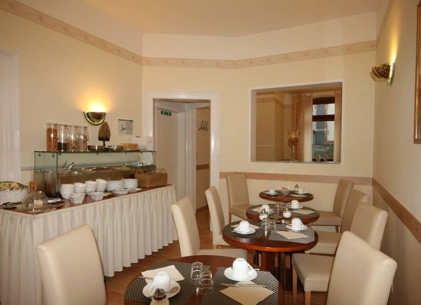 Ruokailuhuone Valokuva