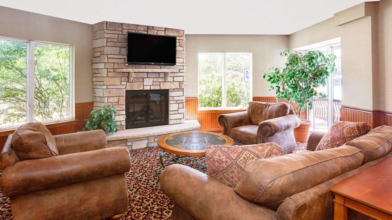 Super 8 by Wyndham Traverse City
