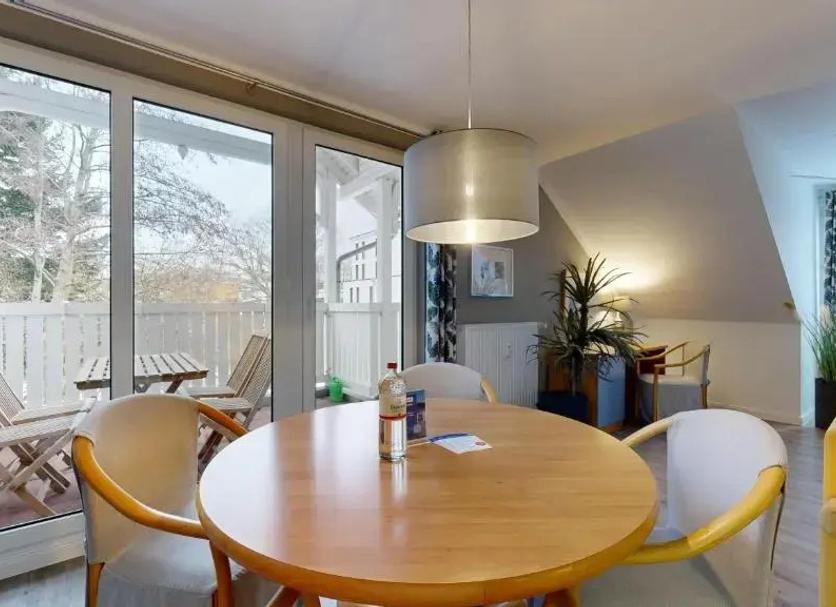 Ruokailuhuone Valokuva
