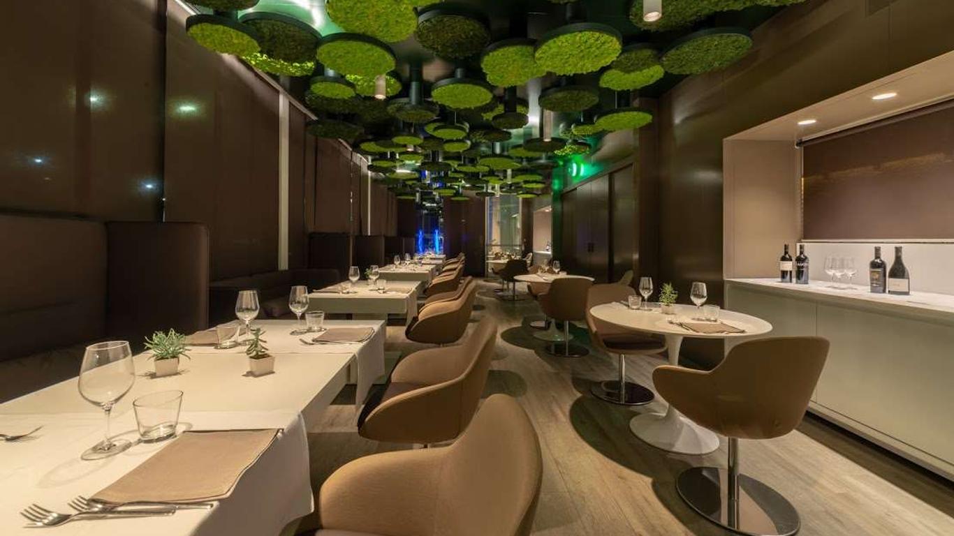 8Piuhotel