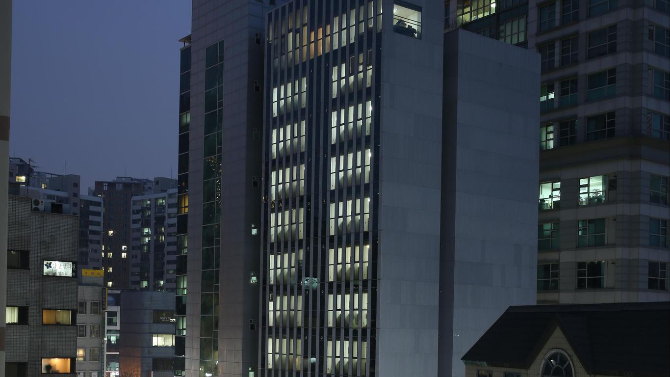 Navi Hotel Residence
