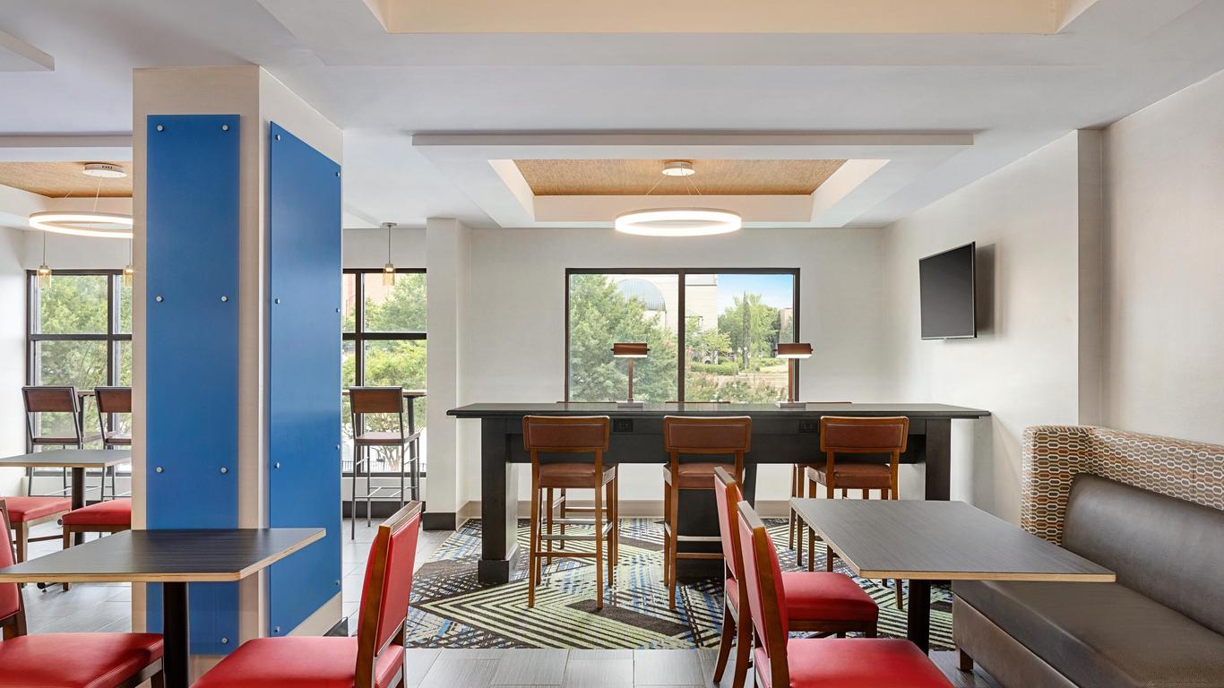 Holiday Inn Express & Suites Greenville-Downtown By IHG