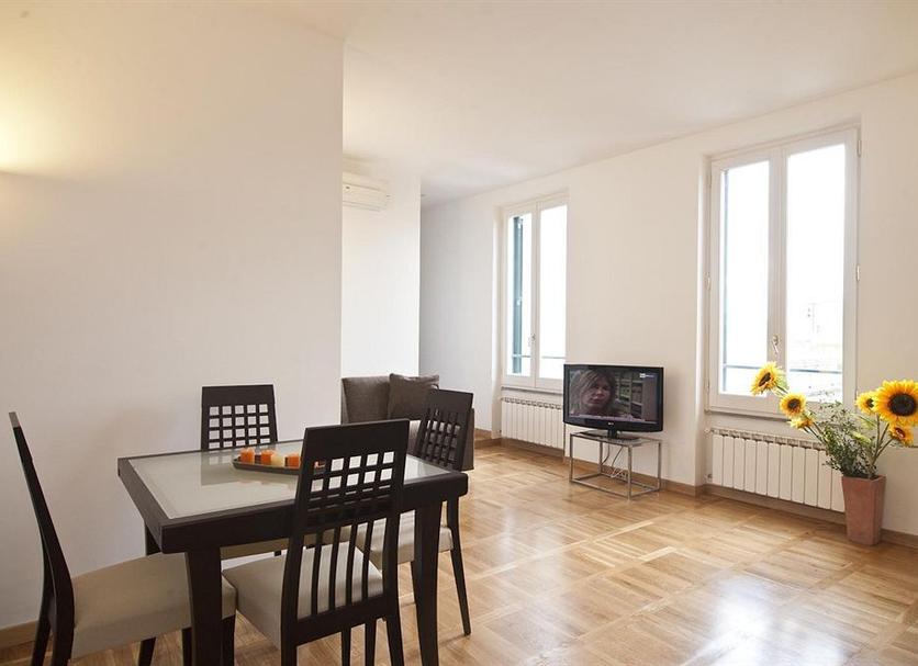 Ruokailuhuone Valokuva