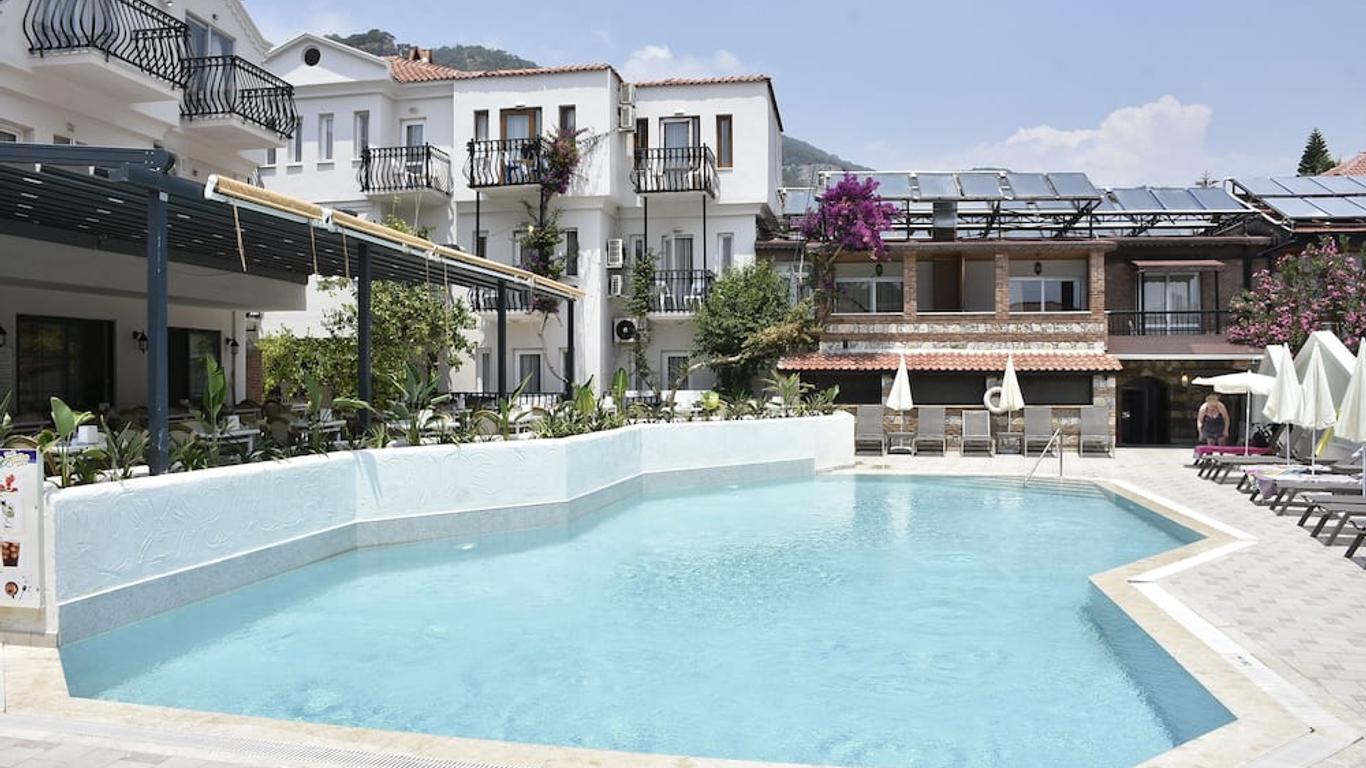 Magic Tulip Hotel