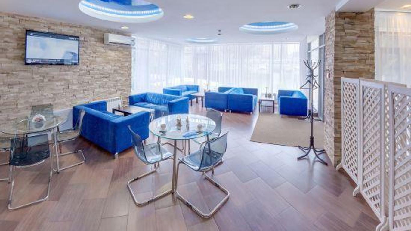 Tan Hotel Complex