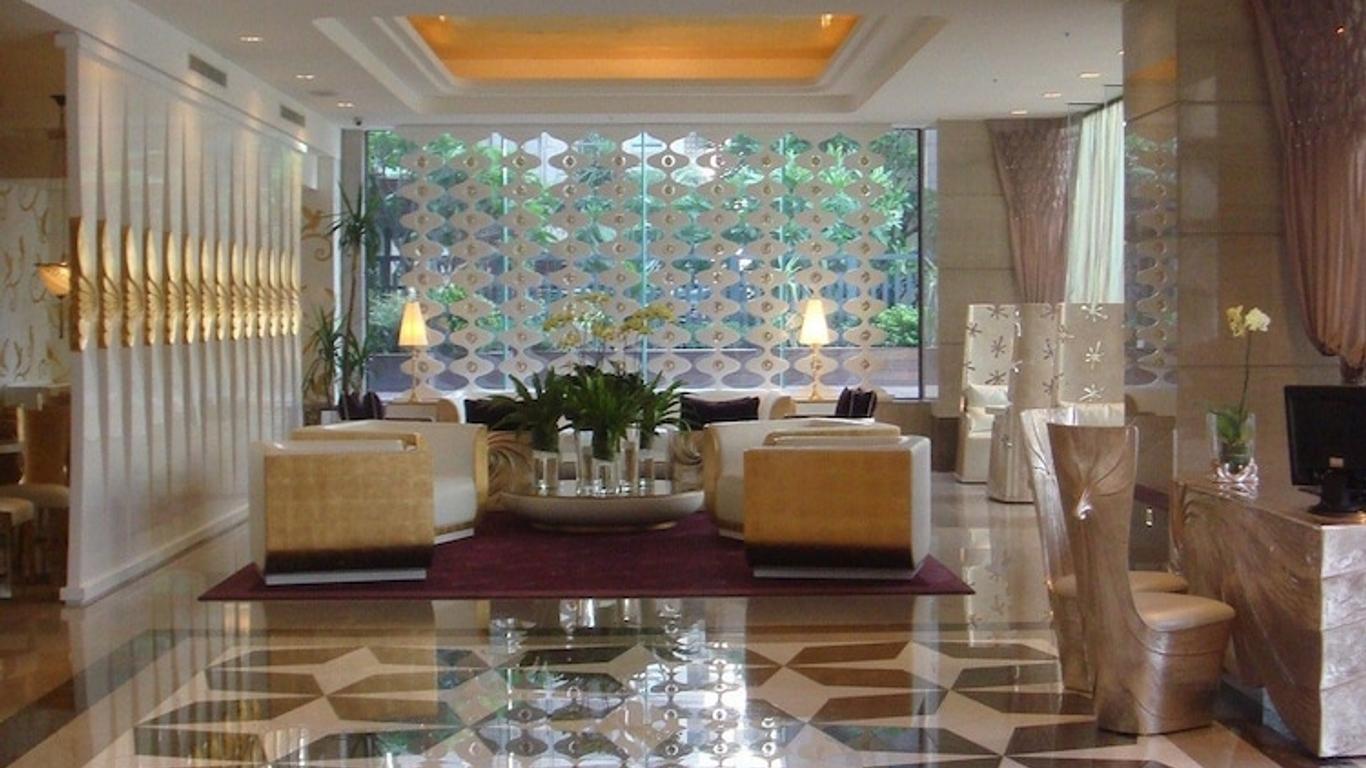 Monarch Skyline Hotel