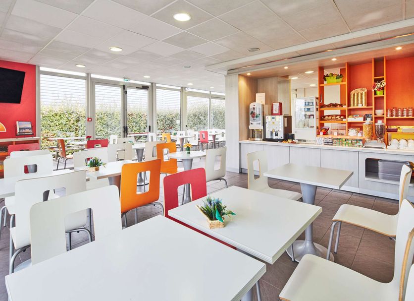 Ruokailuhuone Valokuva