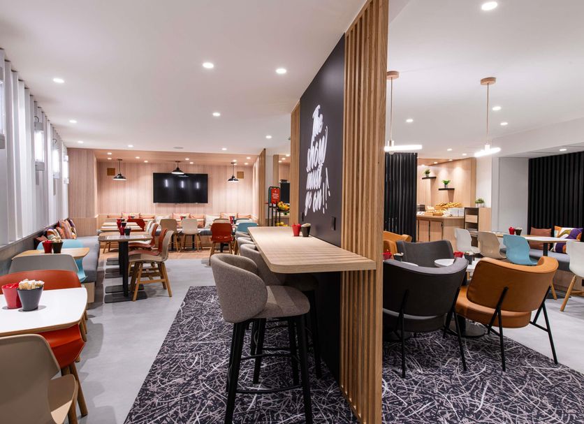 Ruokailuhuone Valokuva