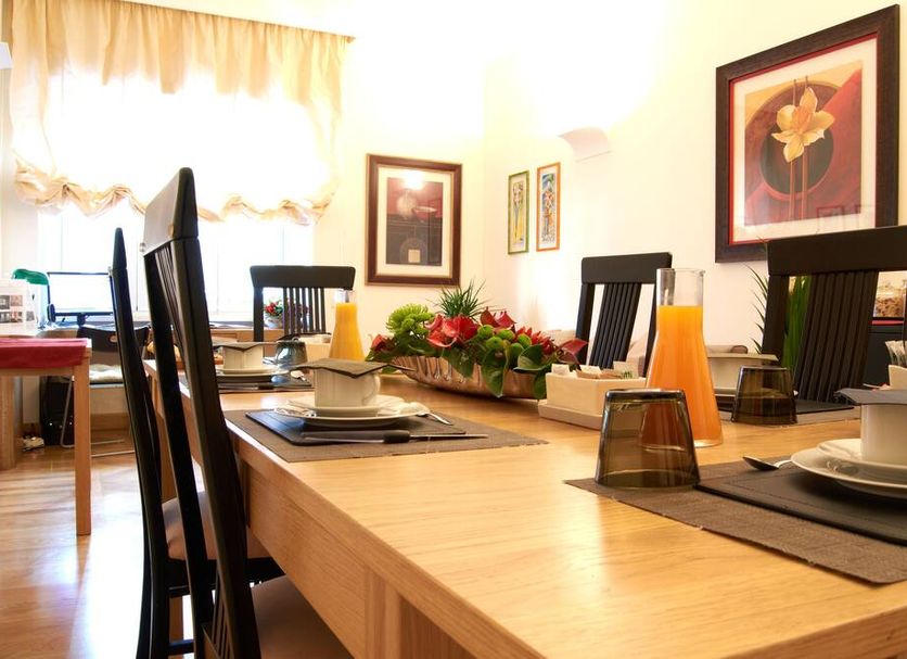 Ruokailuhuone Valokuva