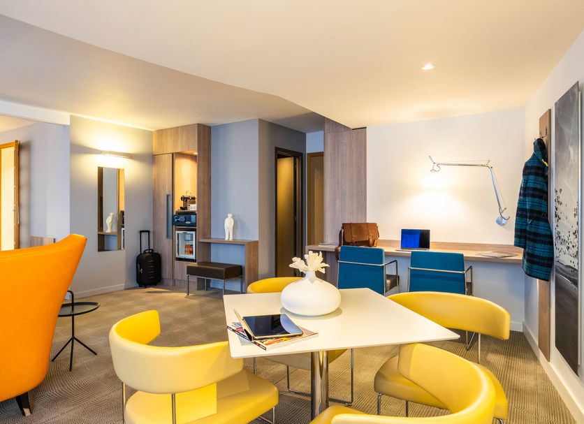 Ruokailuhuone Valokuva