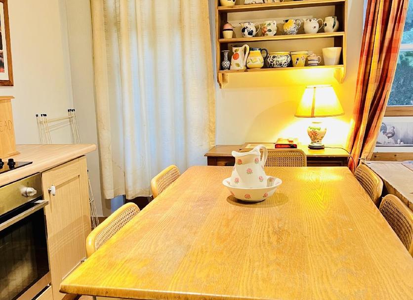 Ruokailuhuone Valokuva