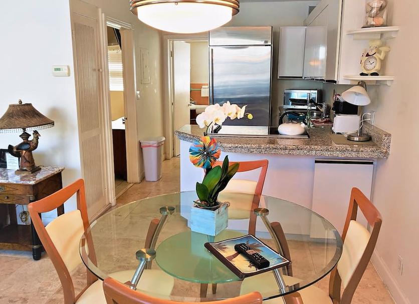 Ruokailuhuone Valokuva