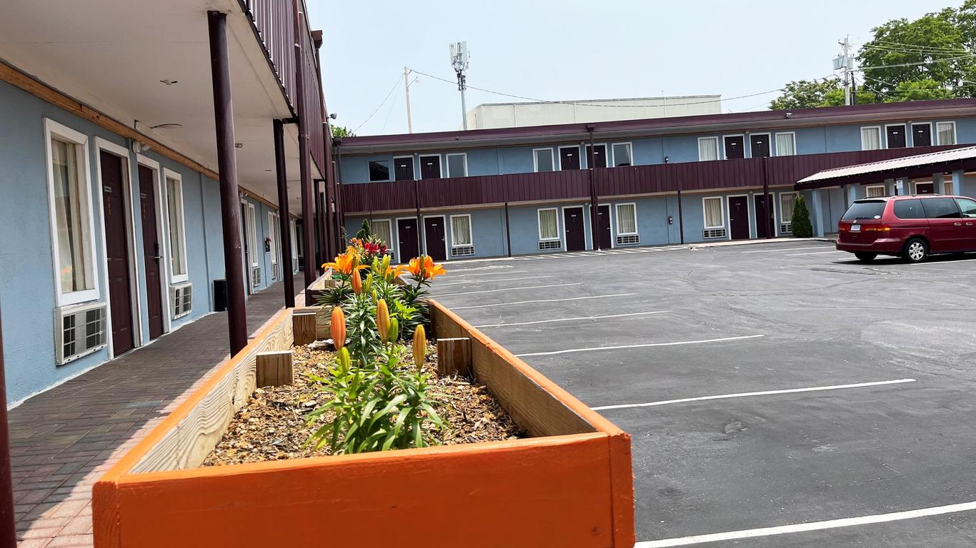 Red Carpet Inn - Blacksburg