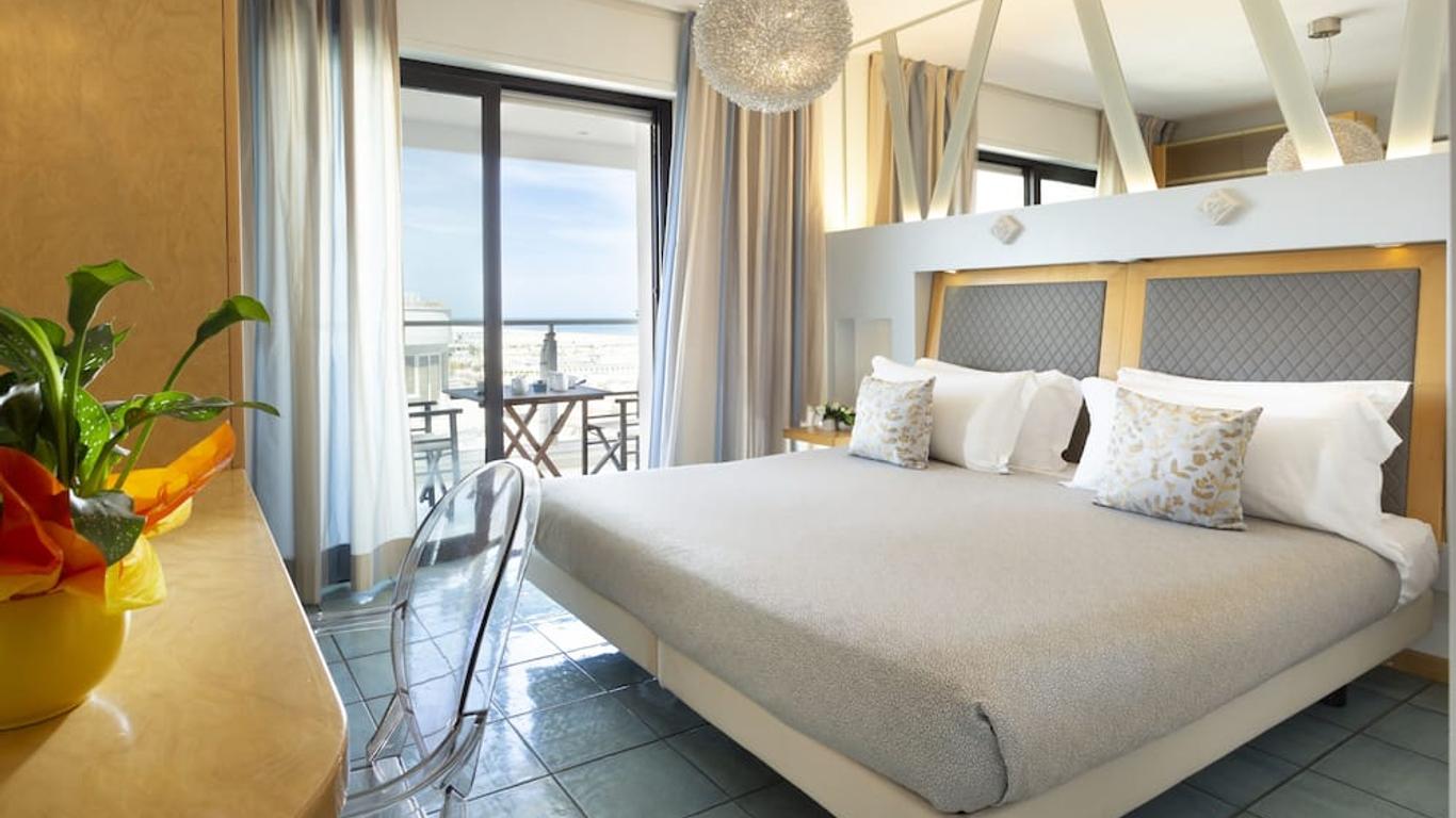 Hotel Club House