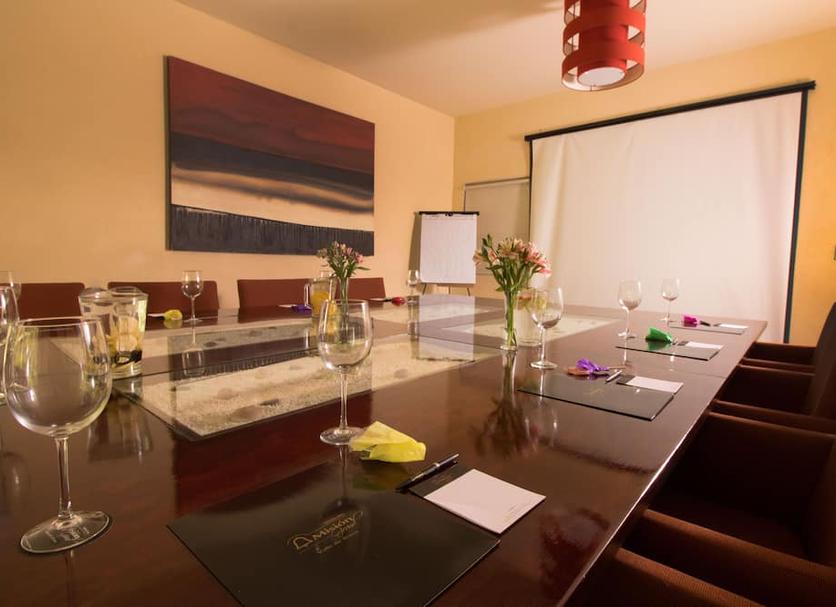 Ruokailuhuone Valokuva