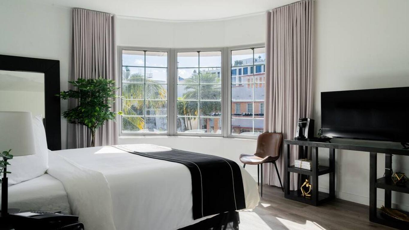 Essex House Hotel