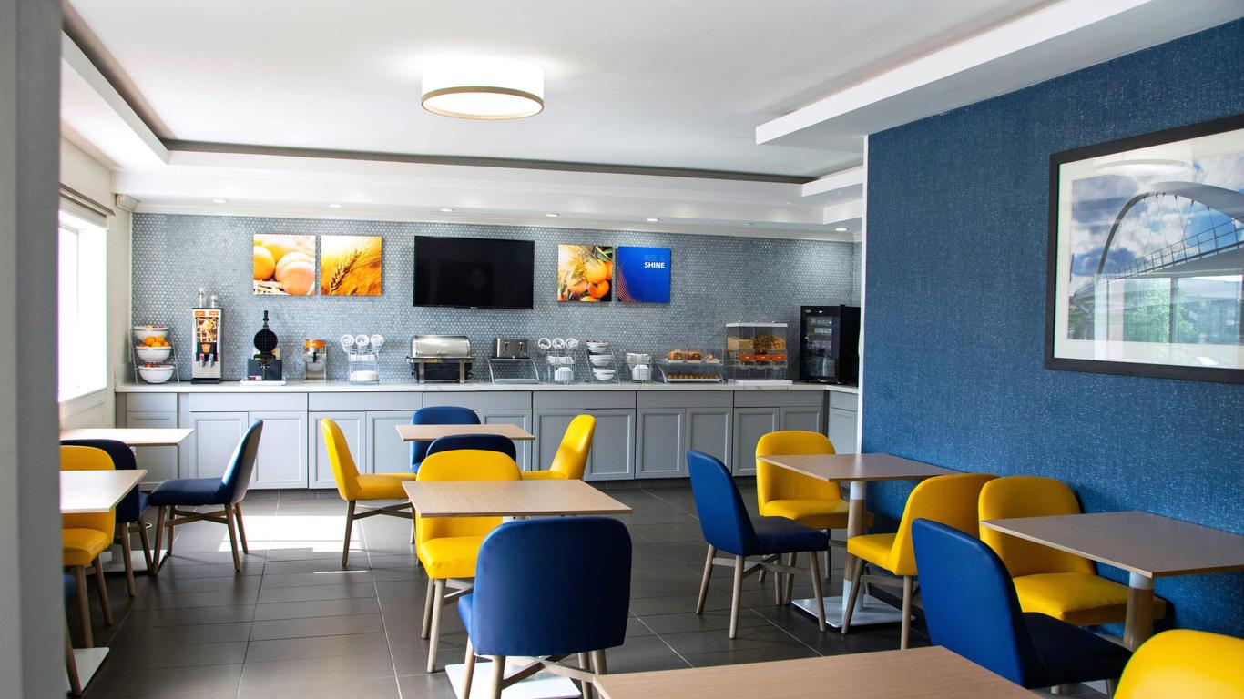 Comfort Inn & Suites Coralville - Iowa City near Iowa River Landing