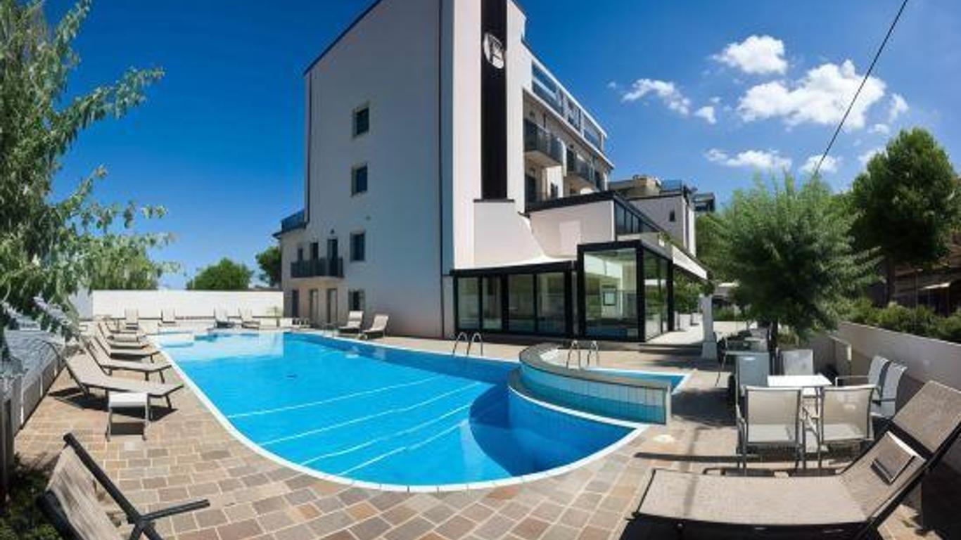 Ferretti Beach Hotel