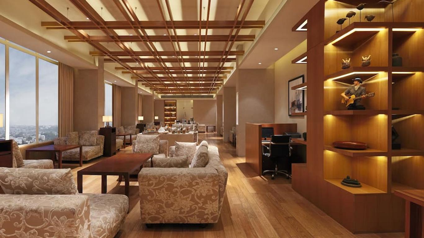 DoubleTree by Hilton Pune-Chinchwad