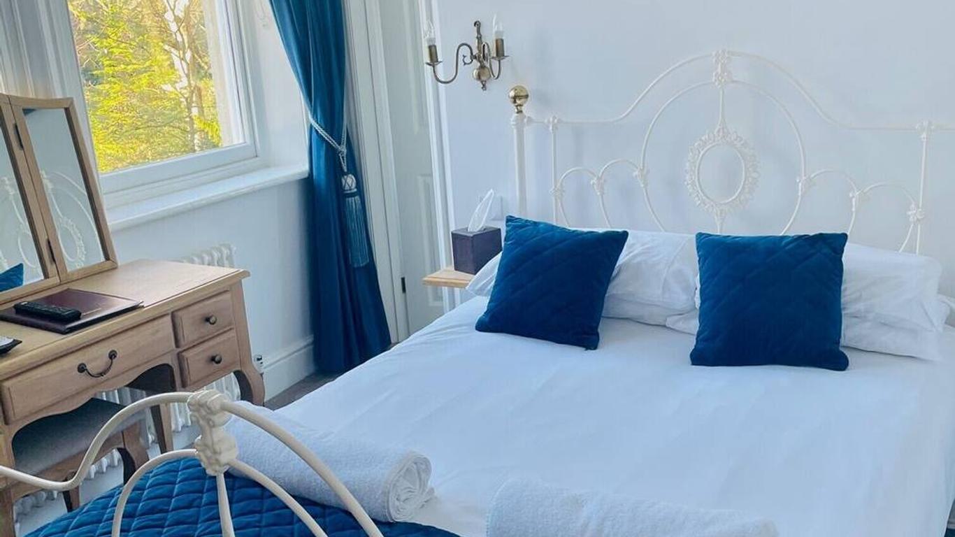 Ebury Hotel