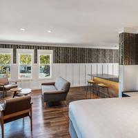UpValley Inn and Hot Springs Ascend Hotel Collection