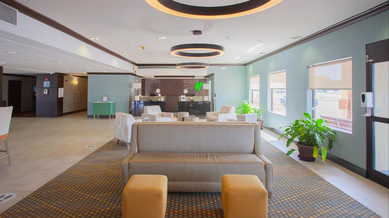 Holiday Inn & Suites Spring - The Woodlands Area