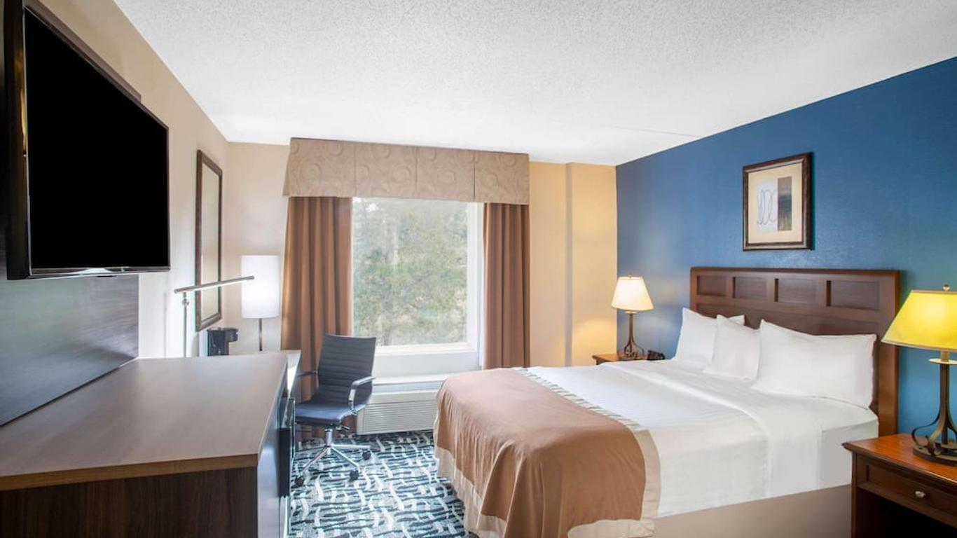 Baymont by Wyndham Branson - On the Strip