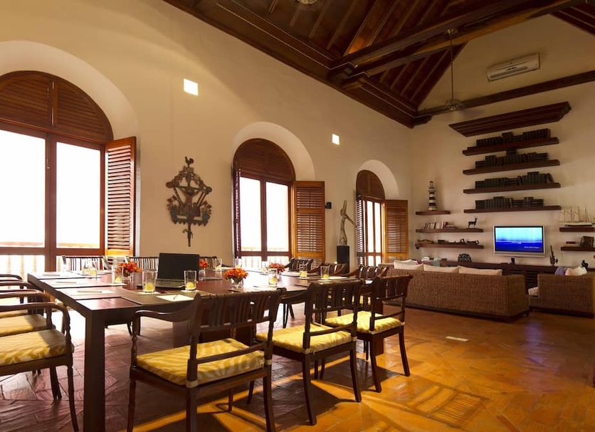 Ruokailuhuone Valokuva