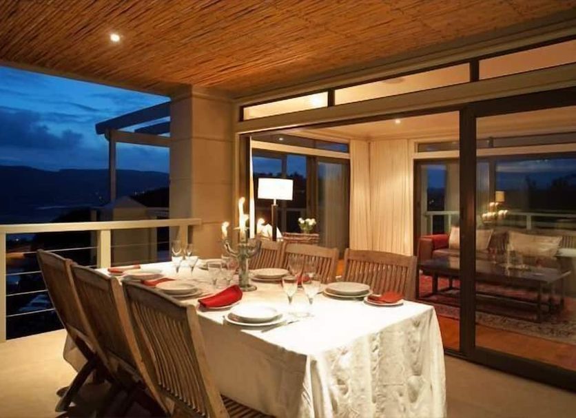 Ruokailuhuone Valokuva