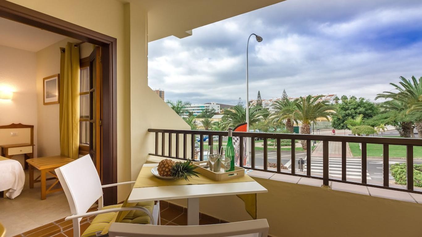 Klayman Olivina Aparthotel