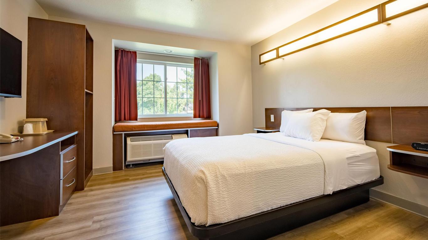 Microtel Inn & Suites by Wyndham Cheyenne