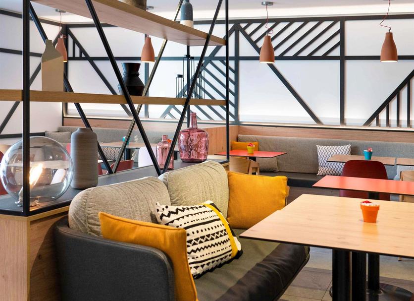 Ruokailuhuone Valokuva