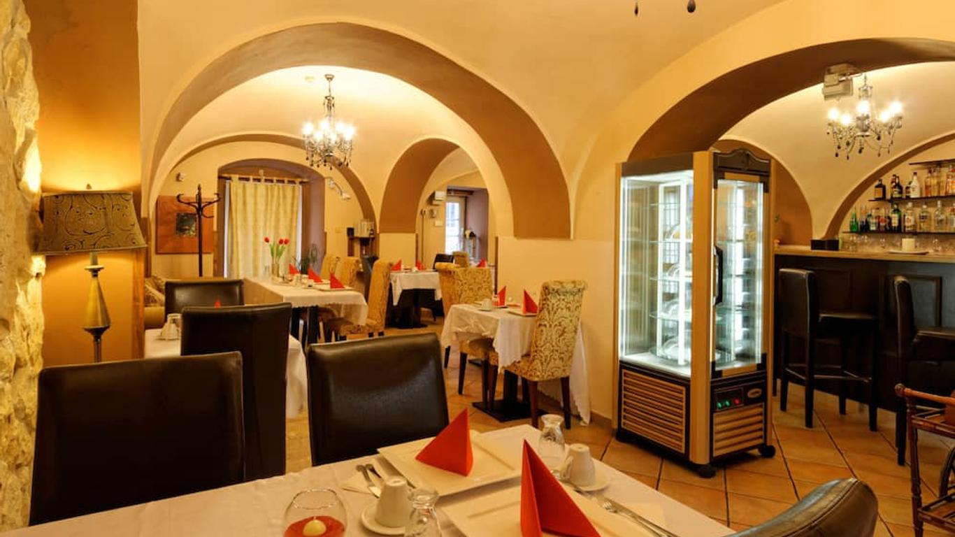 Enjoy Inn