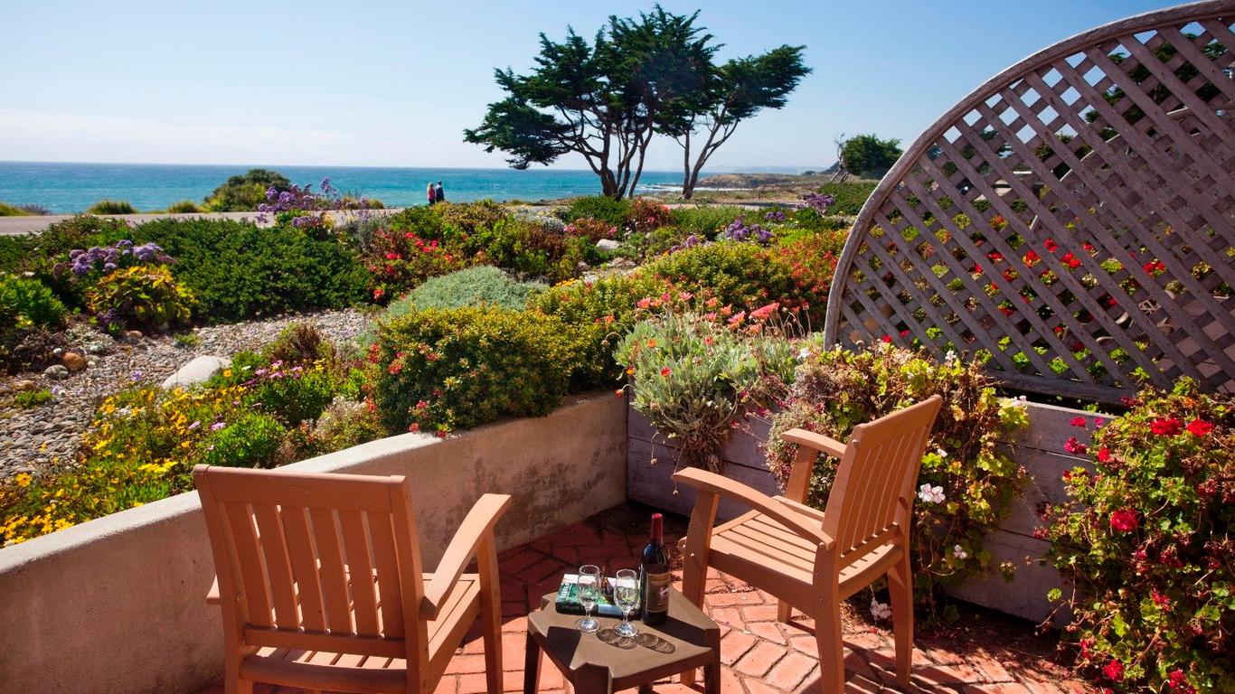 Pelican Inn & Suites