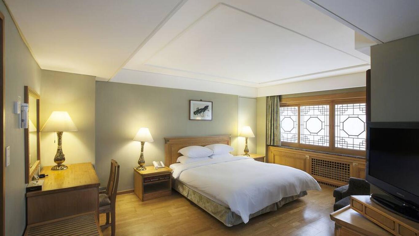 Commodore Hotel Busan
