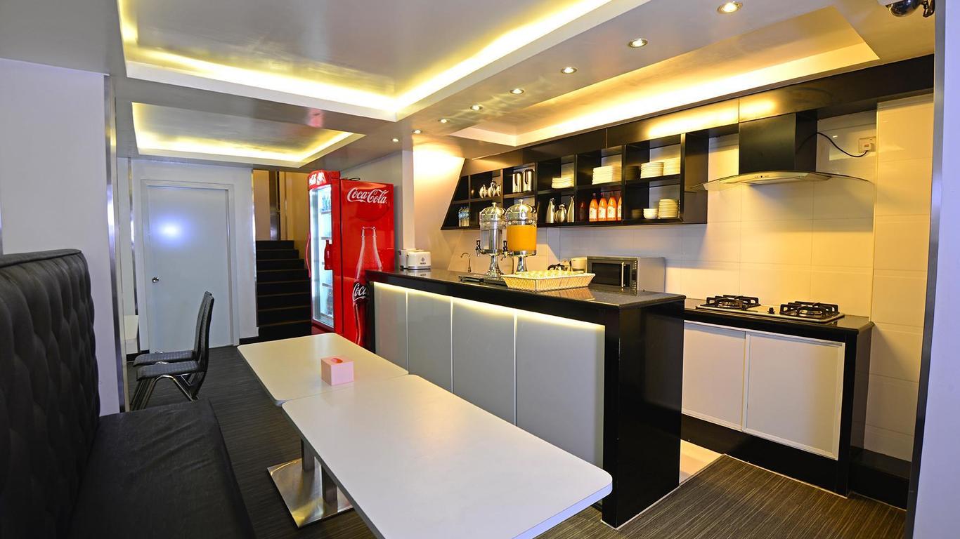 Clover City Center Hotel
