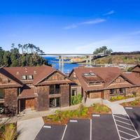 Noyo Harbor Inn Restaurant and Tavern