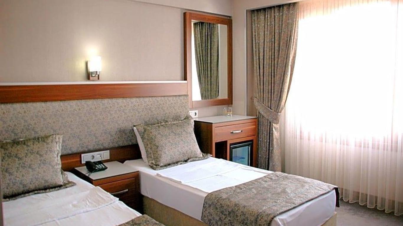 Hotel Buyuk Paris