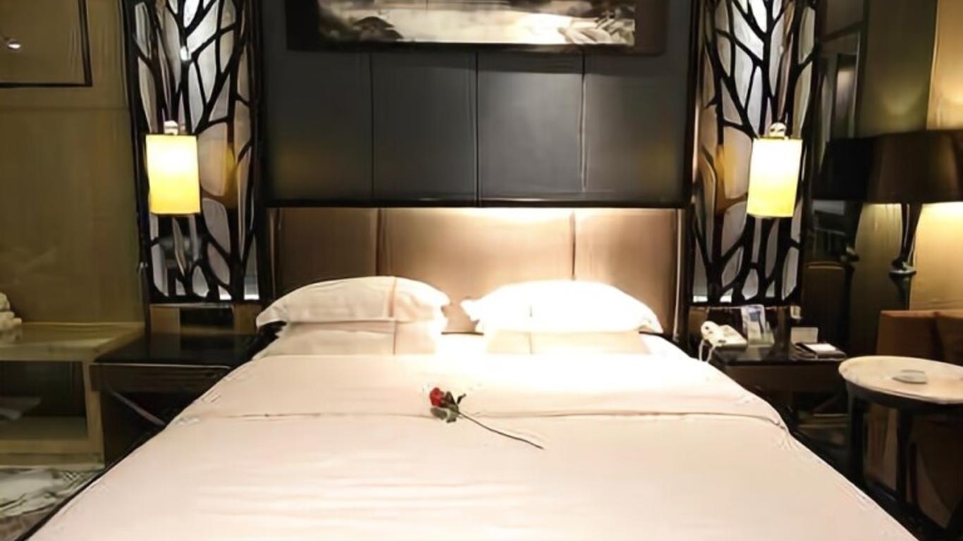 Tianhai·Theme Collection Hotel (Jiujiang Railway Station Liansheng Happy City Balihu Scenic Area)