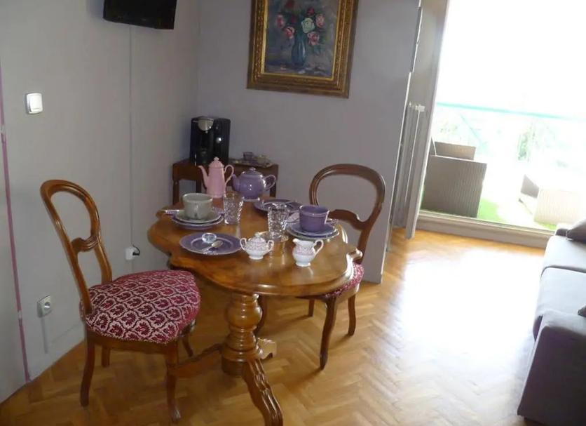 Ruokailuhuone Valokuva